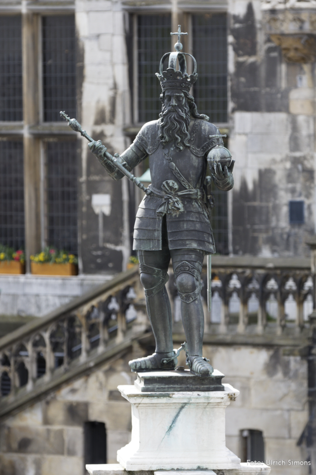 Aachen Markt Karlsbrunnen